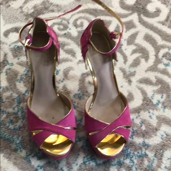 Fuchsia and Gold Detailed High Heels - Picture 2 of 4